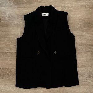 Elegant Black Sleeveless Vest for Women